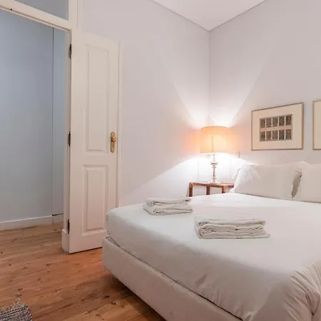 アパート Castelo Design Aparment W/ Balcony & Super View By Lovelystay *