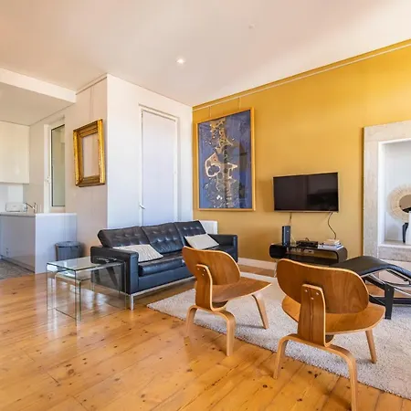 Castelo Design Aparment W/ Balcony & Super View By Lovelystay Apartman