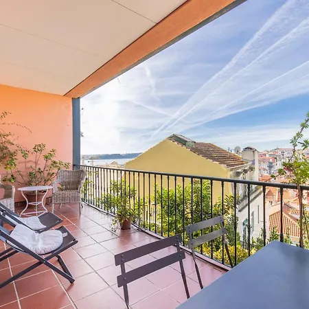 Castelo Design Aparment W/ Balcony & Super View By Lovelystay Apartment *