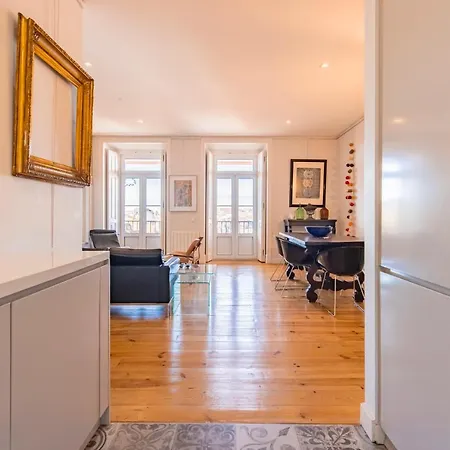 Castelo Design Aparment W/ Balcony & Super View By Lovelystay Apartment Lisbon