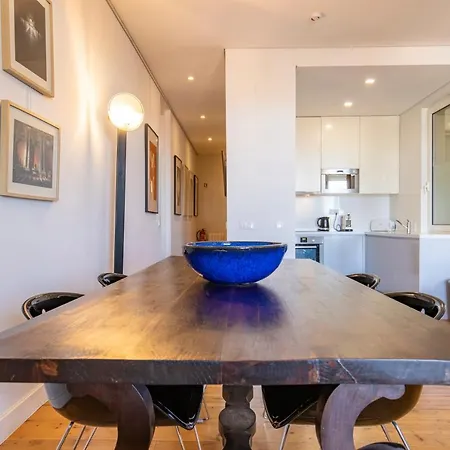 Castelo Design Aparment W/ Balcony & Super View By Lovelystay Apartman